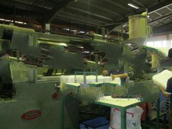 INJECTION PLASTIC MOULDING MACHINE