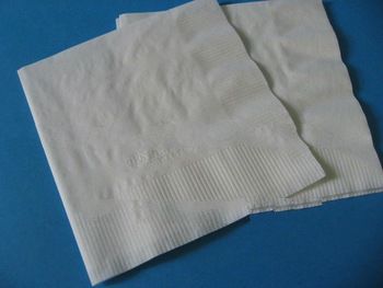 23*23cm ,1 ply,18 gsm 1/4 fold embossed virgin pulp white luncheon paper
