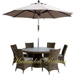 Garden Dining Set with SUNbrella