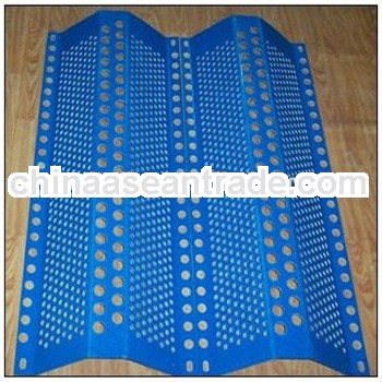 Anti wind mesh