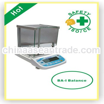 Electronic balance with windshield