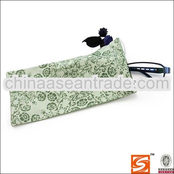 First class microfiber lens cloth in pouch