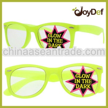 Gow in dark sunglasses clear lens party sungalsses