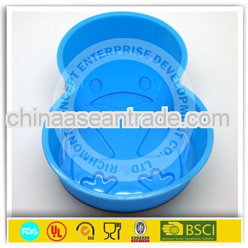 Penguin shape silicone cake pan