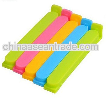 Promotional plastic bag sealing clip