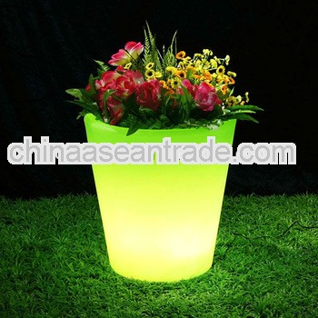 Round rattan plastics planter