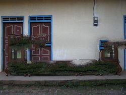 ukiran tv set