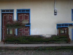 ukiran tv set
