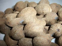 NUTMEG WHOLE